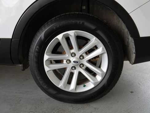 Used 2015 Ford Explorer XLT image 31