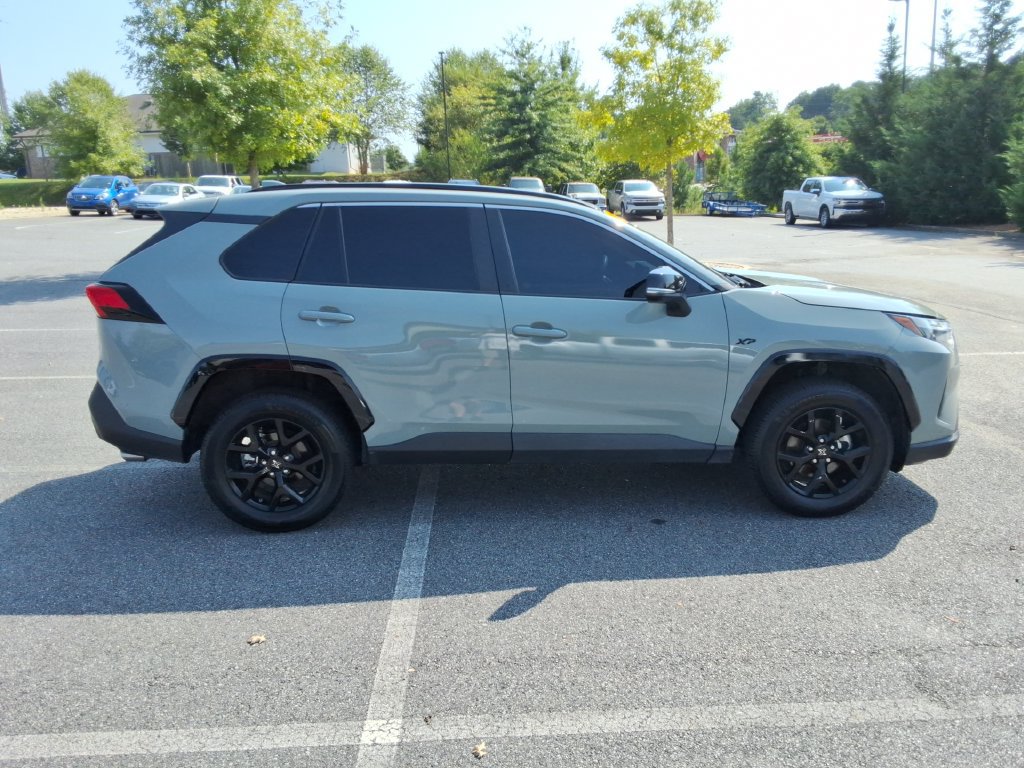 Used 2023 Toyota RAV4 XLE w/ Convenience Package FWD image 4