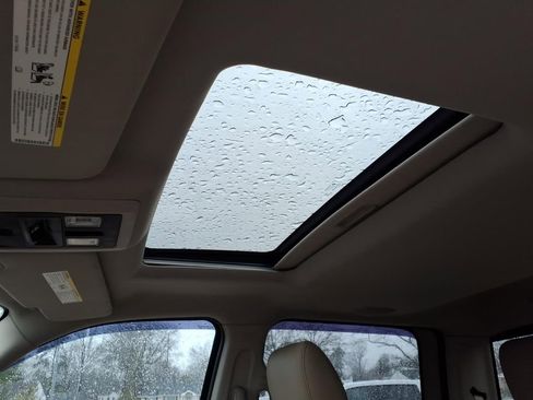 Used 2016 RAM 1500 Laramie w/ Convenience Group image 16