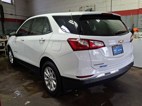 Used 2018 Chevrolet Equinox LS AWD/4WD image 3