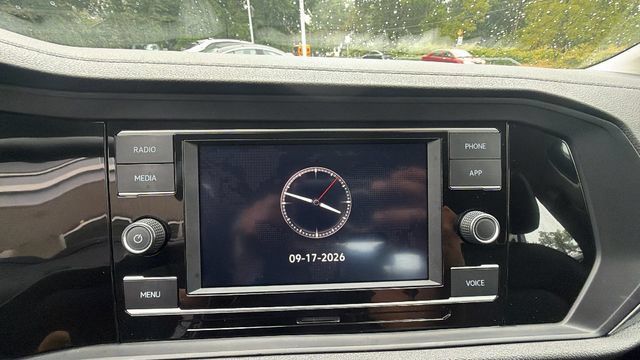 Used 2024 Volkswagen Jetta SE FWD image 23