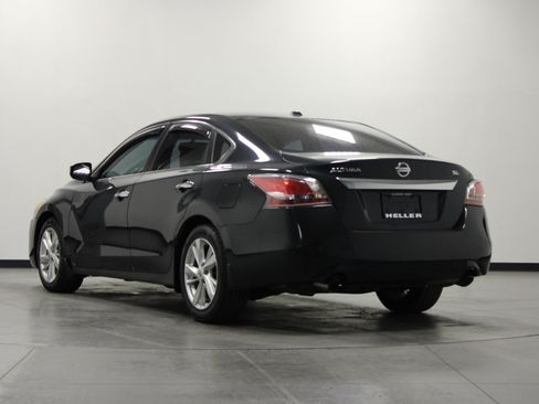 Used 2015 Nissan Altima 2.5 SL w/ Technology Package FWD image 6