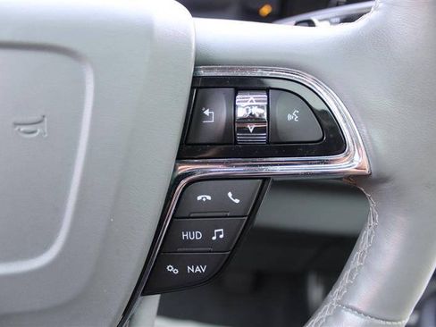 Used 2018 Lincoln Navigator Reserve w/ Technology Package AWD/4WD image 17