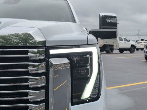 New 2026 GMC Sierra 2500 Denali w/ Denali Reserve Package AWD/4WD image 12