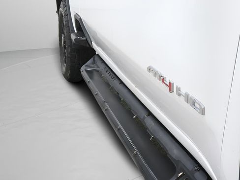 Used 2024 GMC Sierra 2500 AT4 w/ Technology Package AWD/4WD image 29