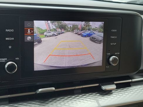 Used 2024 Kia Carnival LX FWD image 26