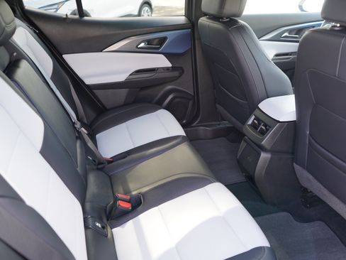 Used 2024 Chevrolet Equinox EV LT FWD image 15