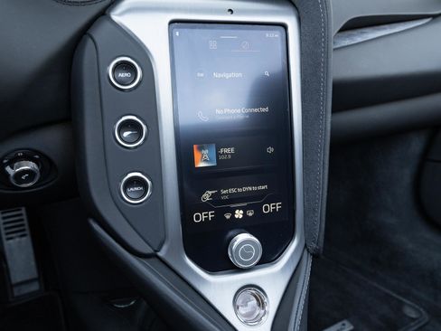 Used 2024 McLaren 750S Spider RWD image 43