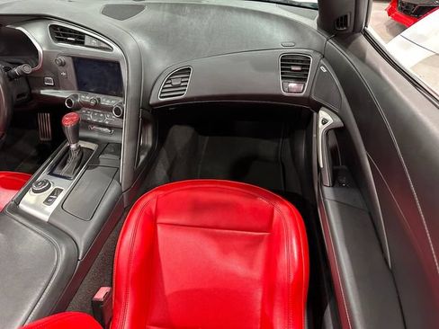 Used 2019 Chevrolet Corvette Stingray Convertible w/ 1LT RWD image 11