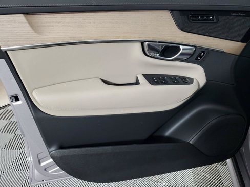 Certified 2026 Volvo XC90 B6 Plus w/ Protection Package Premier AWD/4WD image 19