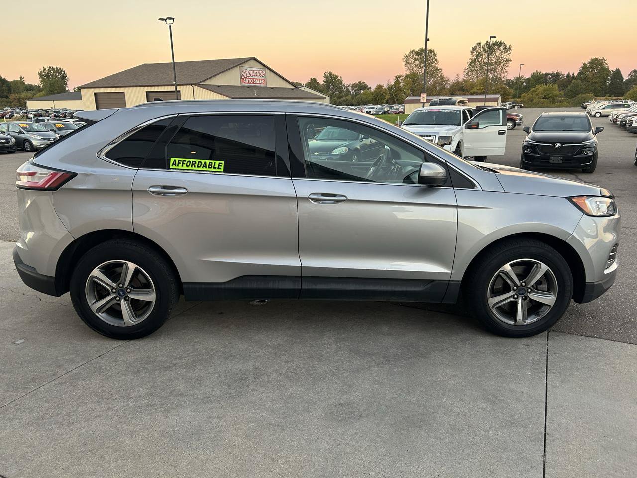 Used 2021 Ford Edge SEL w/ Convenience Package AWD/4WD image 4
