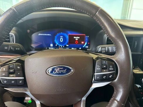 Used 2022 Ford Explorer King Ranch w/ Class IV Trailer Tow Package AWD/4WD image 29