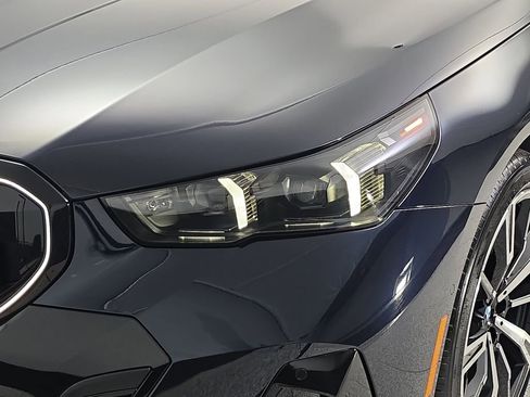 New 2026 BMW 550e xDrive w/ Executive Package image 31