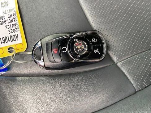 Used 2022 Buick Enclave Essence FWD image 26
