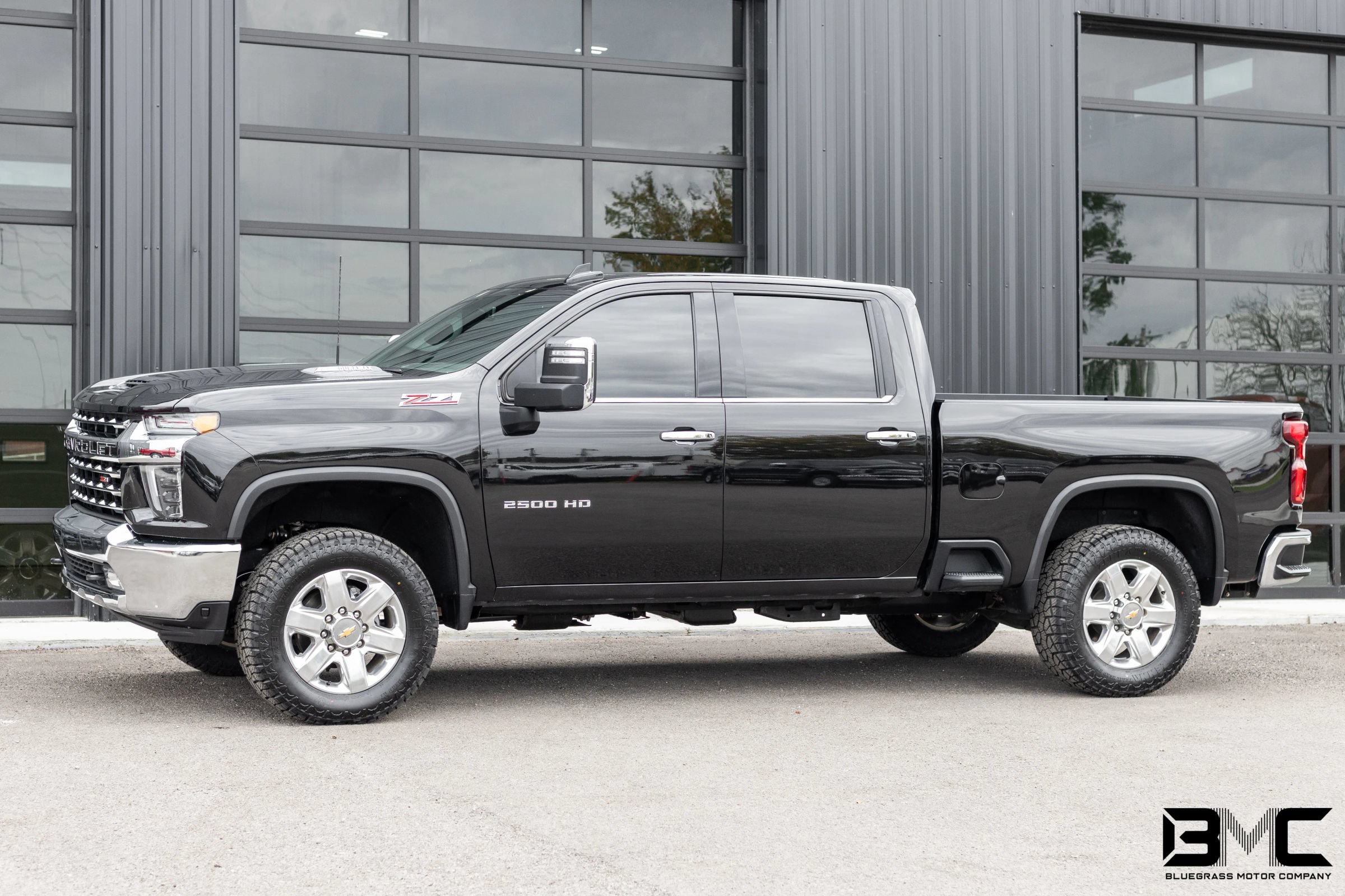 Used 2022 Chevrolet Silverado 2500 LTZ AWD/4WD image 3