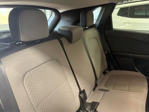 Used 2022 Ford Escape SE w/ Cold Weather Package image 27