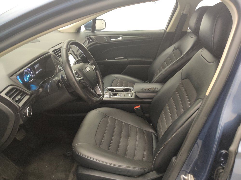 Used 2018 Ford Fusion SE w/ Equipment Group 201A FWD image 17