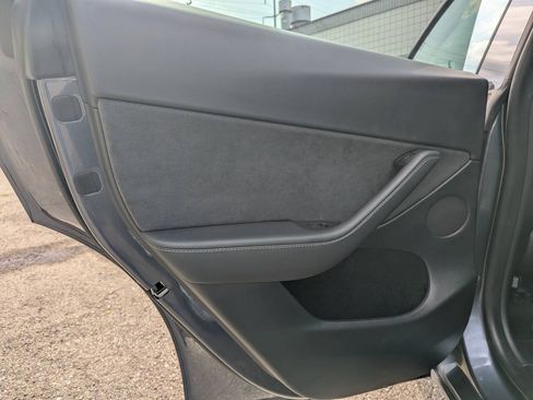 Used 2023 Tesla Model Y Long Range AWD/4WD image 14