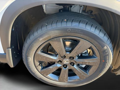 New 2025 Honda Pilot Sport image 11