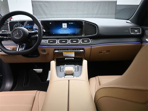New 2026 Mercedes-Benz GLS 450 GLS 450 image 9