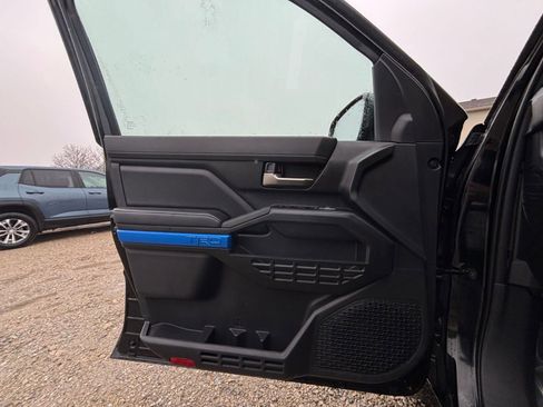 Used 2025 Toyota Tacoma TRD Off-Road image 18