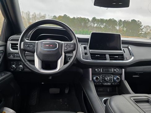 Used 2024 GMC Yukon XL SLT image 23