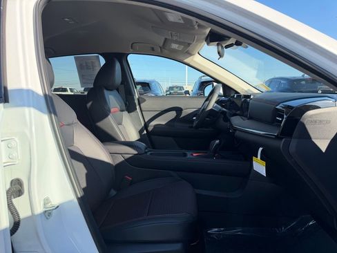 Used 2025 Nissan Kicks SR image 22