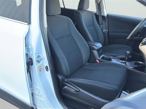 Used 2018 Toyota RAV4 LE image 13