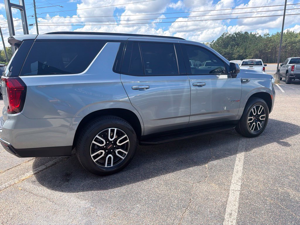 Used 2024 GMC Yukon AT4 AWD/4WD image 6