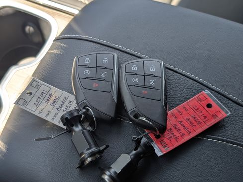 Used 2024 GMC Acadia Denali w/ Super Cruise Package image 42