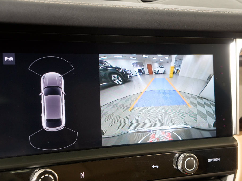 Certified 2023 Porsche Macan S AWD/4WD image 31