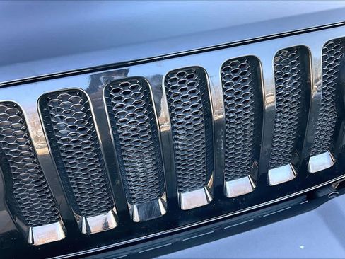 Used 2022 Jeep Wrangler Sport S image 27