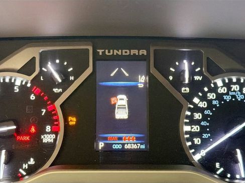 Used 2022 Toyota Tundra Limited w/ Power Package AWD/4WD image 11