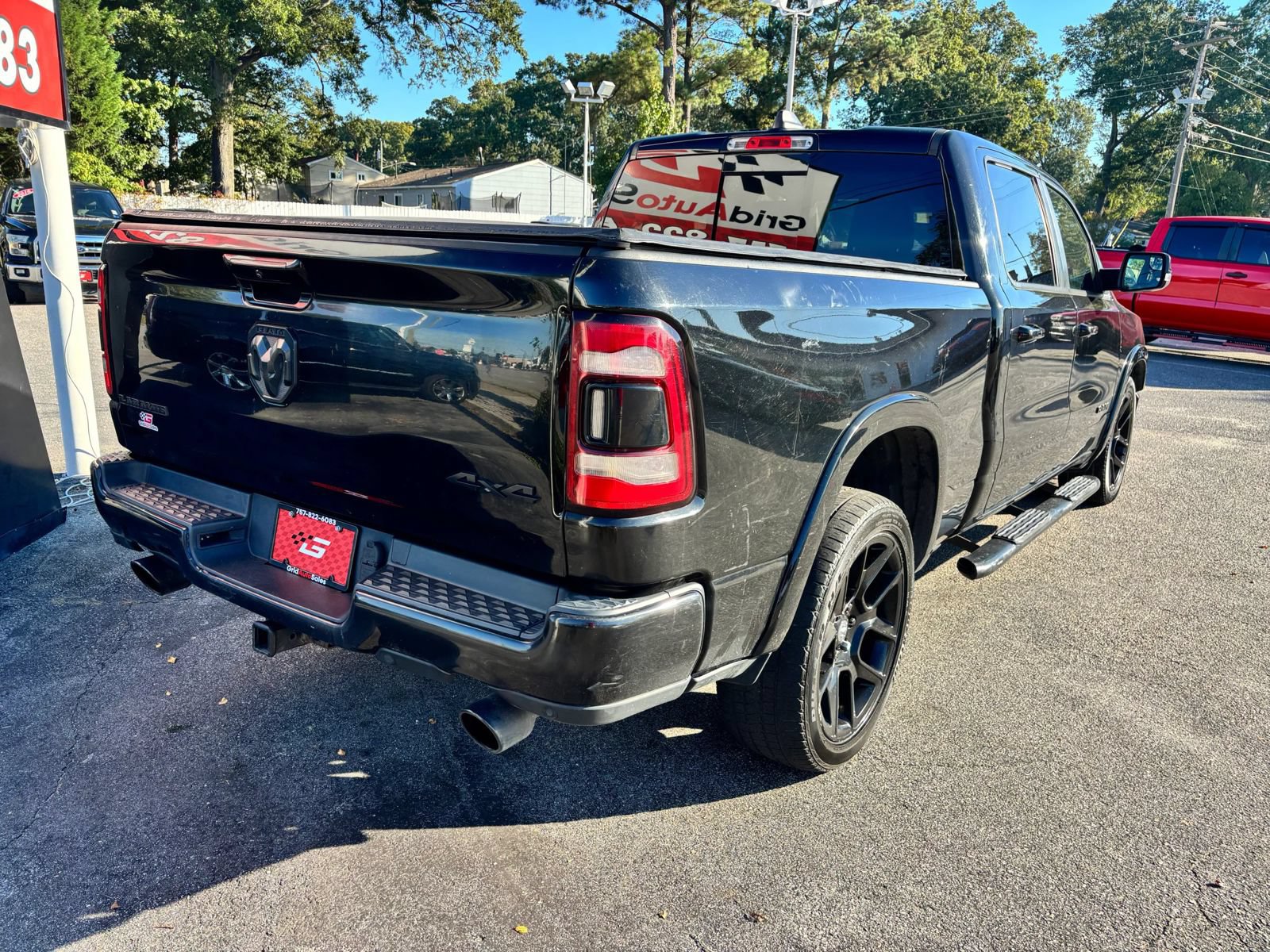 Used 2019 RAM 1500 Laramie AWD/4WD image 3
