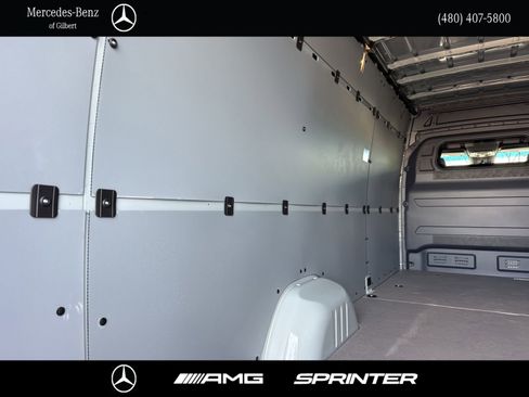 Used 2024 Mercedes-Benz Sprinter 2500 image 10