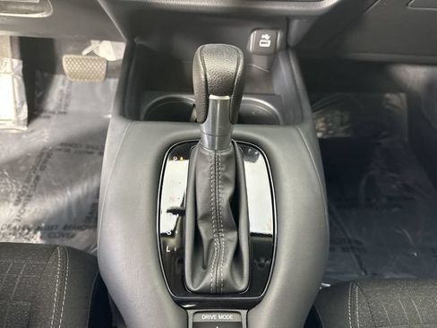 Used 2023 Honda HR-V LX image 17
