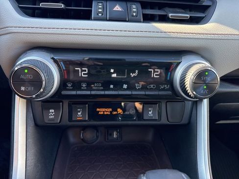 Used 2019 Toyota RAV4 Limited image 7