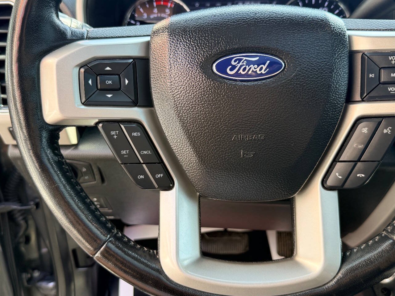 Used 2021 Ford F250 Lariat w/ Lariat Ultimate Package AWD/4WD image 24