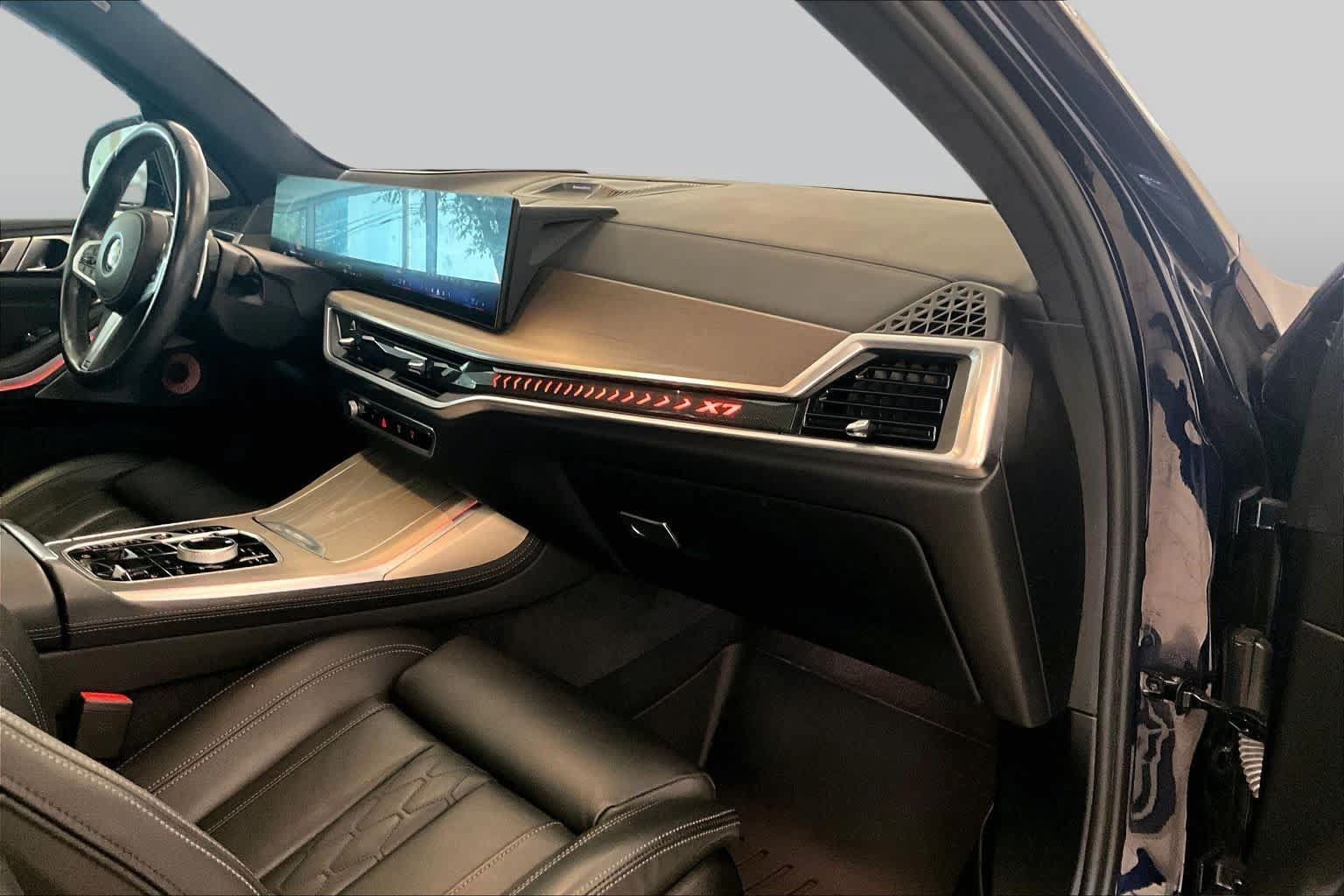 Used 2024 BMW X7 xDrive40i w/ M Sport Package AWD/4WD image 18