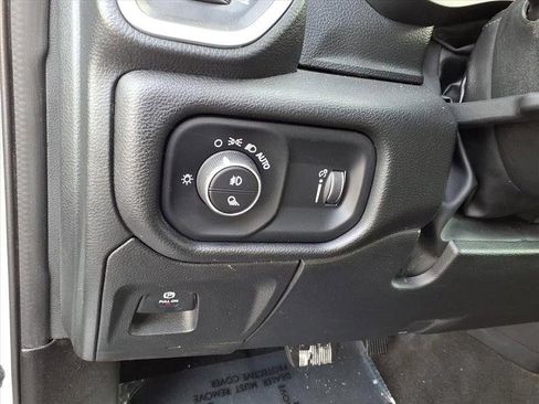 Used 2023 RAM 1500 Big Horn AWD/4WD image 16