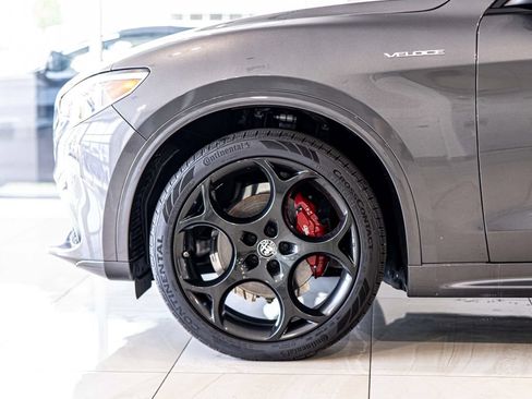 Used 2022 Alfa Romeo Stelvio Veloce AWD/4WD image 8