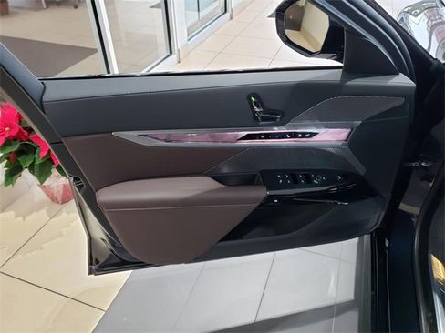 New 2026 BMW 760i xDrive image 8