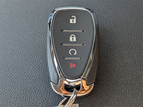 Certified 2025 Chevrolet Trax LT image 32