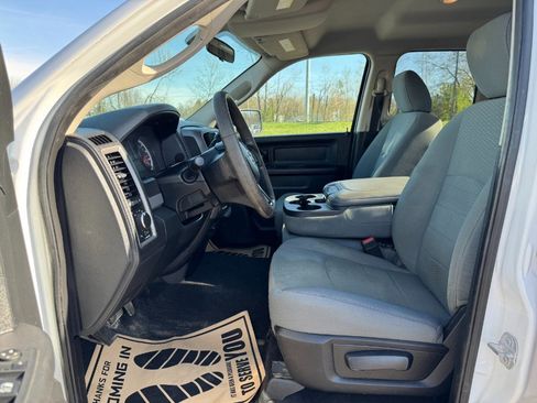 Used 2017 RAM 1500 ST w/ SXT Appearance Group image 15