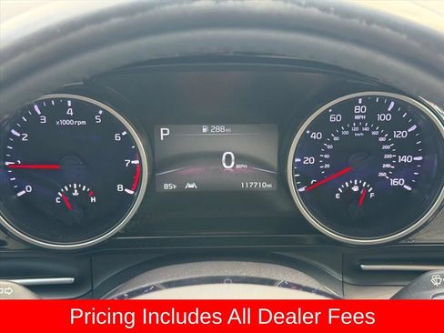 Used 2022 Kia Carnival EX FWD image 19