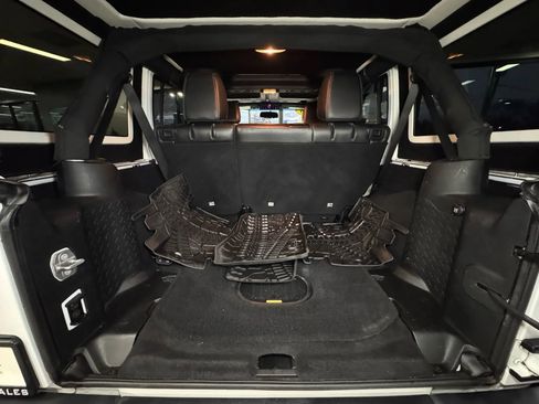 Used 2016 Jeep Wrangler Unlimited Rubicon image 45