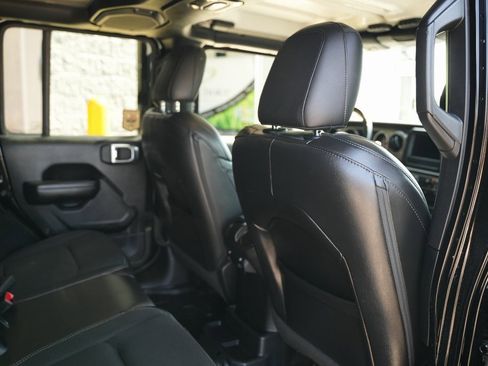 Used 2021 Jeep Wrangler Unlimited Sport image 27