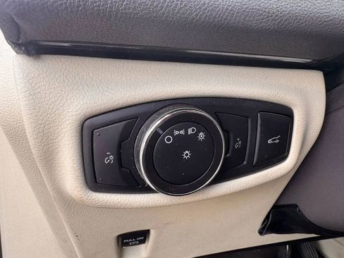 Used 2013 Lincoln MKZ FWD image 9