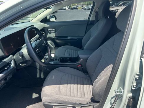 Used 2025 Kia K4 EX FWD image 13