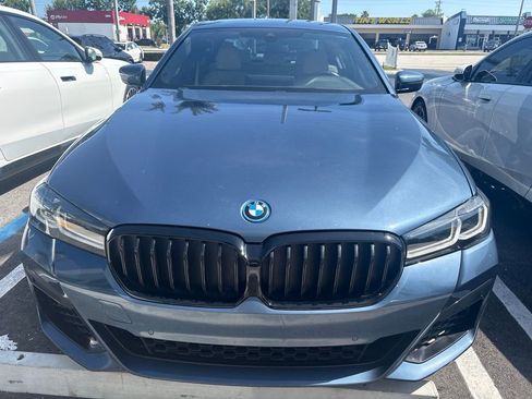 Used 2023 BMW 530e w/ M Sport Package RWD image 9